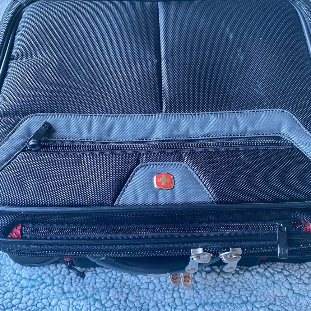 💥SOLD💥 SwissGear by Wenger carry on/business bag